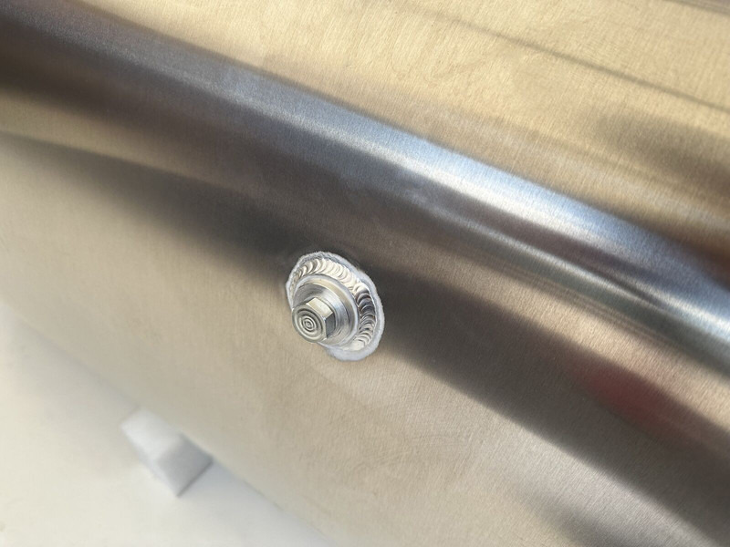 Bình nhiên liệu cho Xe tải mới Mercedes-Benz New aluminum fuel tank 630L: hình 7 Bình nhiên liệu cho Xe tải mới Mercedes-Benz New aluminum fuel tank 630L: hình 7