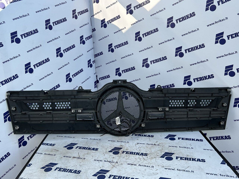 Mercedes-Benz bonnet grill with illuminated logo - Nắp máy cho Xe tải: hình 4 Mercedes-Benz bonnet grill with illuminated logo - Nắp máy cho Xe tải: hình 4