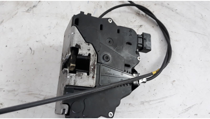 Mercedes-Benz left side door lock - Thân xe và ngoại thất cho Xe tải: hình 3 Mercedes-Benz left side door lock - Thân xe và ngoại thất cho Xe tải: hình 3