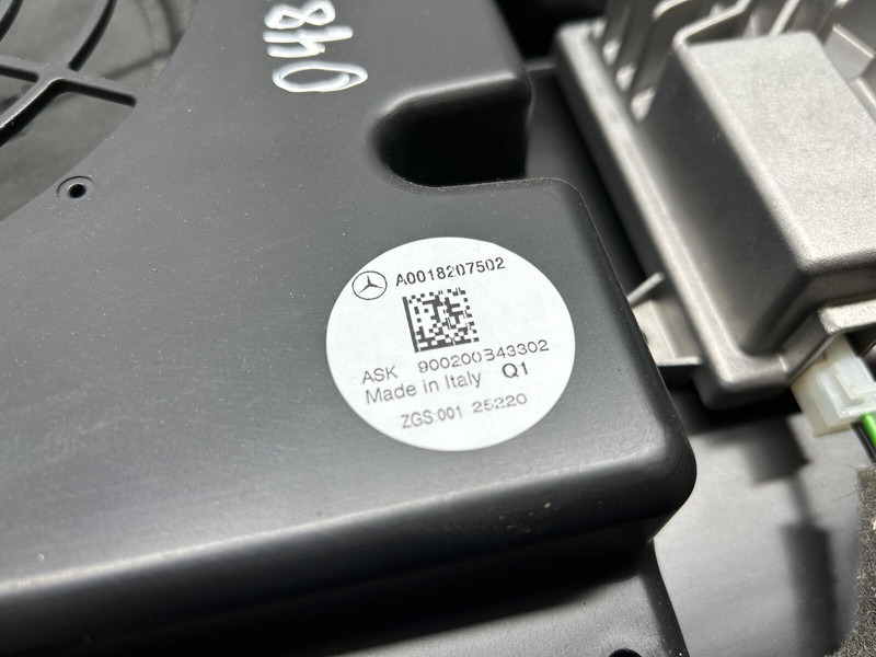 Mercedes-Benz subwoofer, speaker 24V - Cabin và nội thất cho Xe tải: hình 4 Mercedes-Benz subwoofer, speaker 24V - Cabin và nội thất cho Xe tải: hình 4