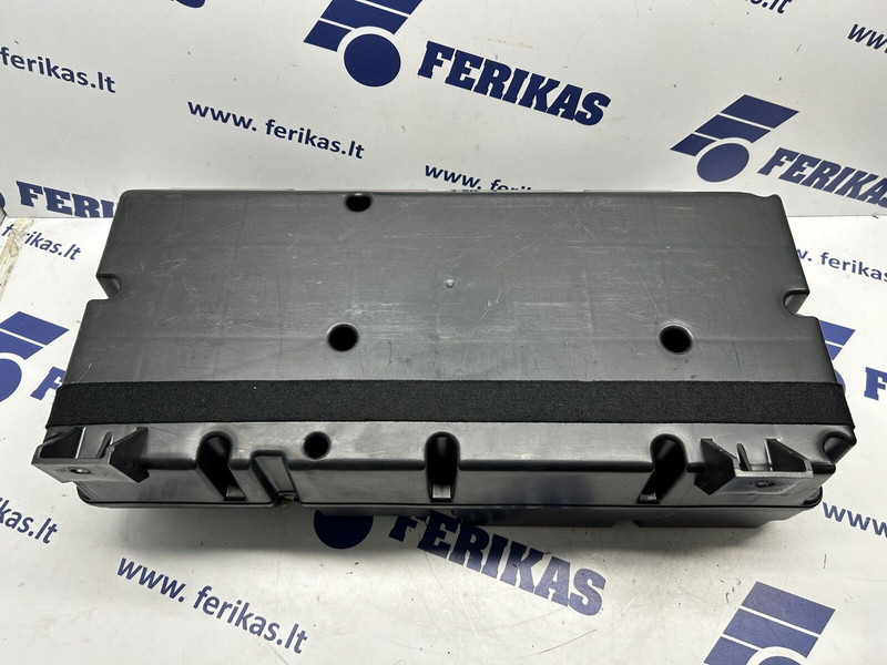 Mercedes-Benz subwoofer, speaker 24V - Cabin và nội thất cho Xe tải: hình 3 Mercedes-Benz subwoofer, speaker 24V - Cabin và nội thất cho Xe tải: hình 3