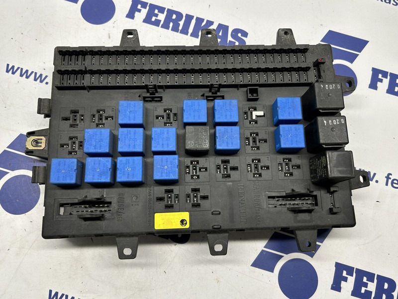 Renault fuse relay box - Linh kiện điện cho Xe tải: hình 1 Renault fuse relay box - Linh kiện điện cho Xe tải: hình 1