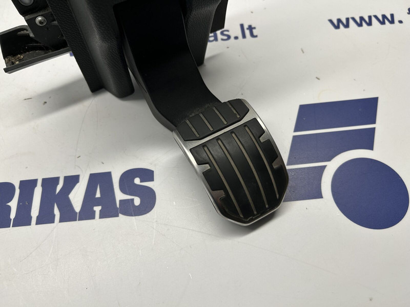 Scania accelerator pedal - Bàn đạp cho Xe tải: hình 2 Scania accelerator pedal - Bàn đạp cho Xe tải: hình 2