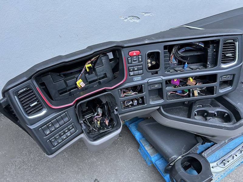 Scania complete dashboard - Cản xe cho Xe tải: hình 4 Scania complete dashboard - Cản xe cho Xe tải: hình 4
