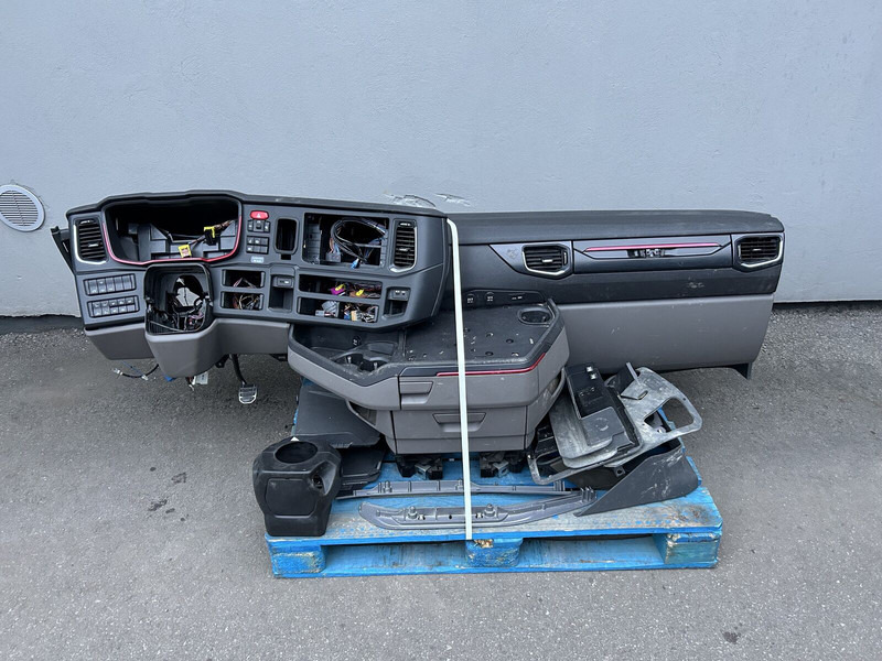 Scania complete dashboard - Cản xe cho Xe tải: hình 1 Scania complete dashboard - Cản xe cho Xe tải: hình 1