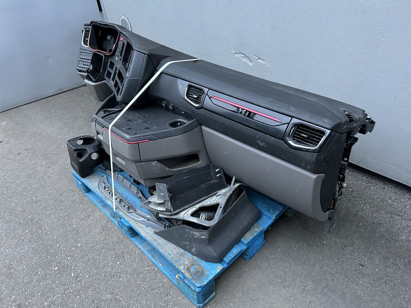 Scania complete dashboard - Cản xe cho Xe tải: hình 2 Scania complete dashboard - Cản xe cho Xe tải: hình 2