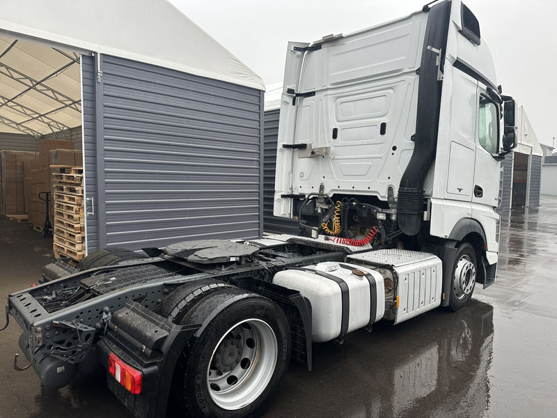 Mercedes-Benz Actros MP4 - Xe đầu kéo: hình 4 Mercedes-Benz Actros MP4 - Xe đầu kéo: hình 4