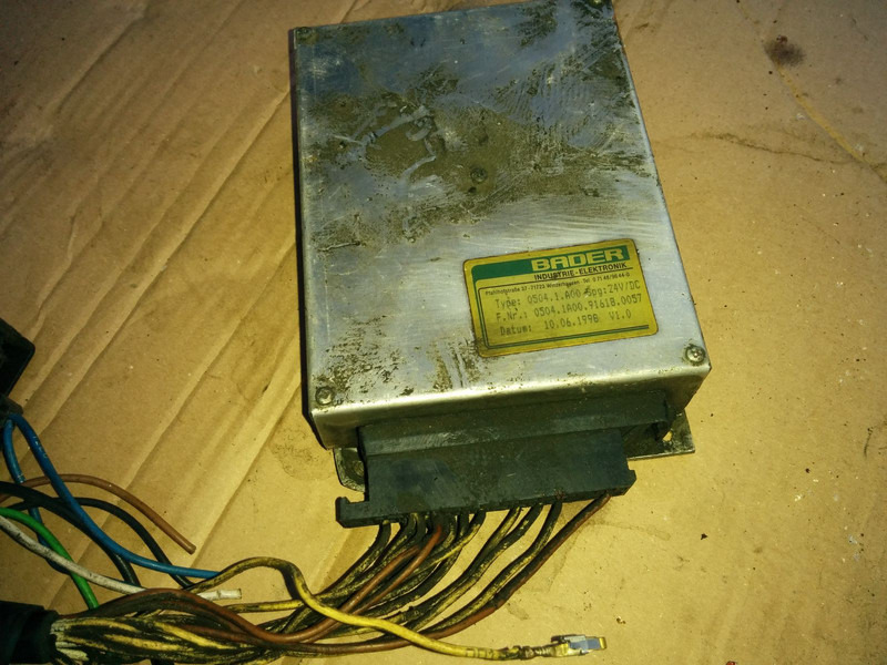 Bosch Bader 0504.1.A00 EST-32 - ECU: hình 4 Bosch Bader 0504.1.A00 EST-32 - ECU: hình 4