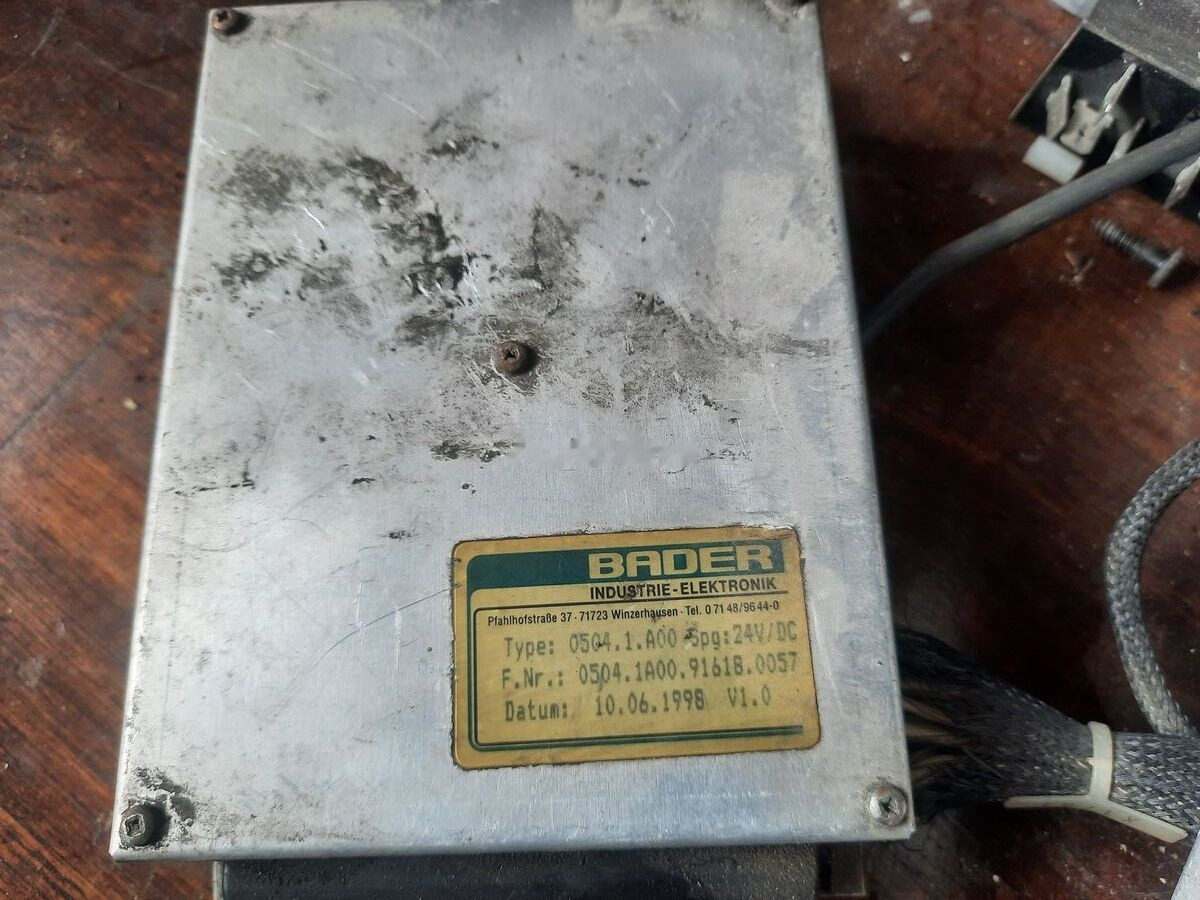 Bosch Bader 0504.1.A00 EST-32 Volvo - ECU cho Xe bus: hình 1 Bosch Bader 0504.1.A00 EST-32 Volvo - ECU cho Xe bus: hình 1