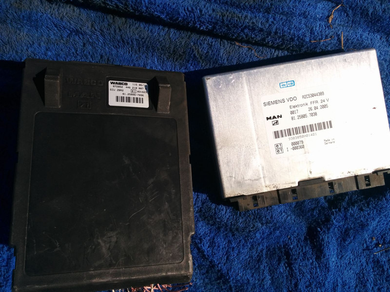 MAN VDO A2C53044389 . 81.25805.7038 .412.413.1.2. - ECU: hình 2 MAN VDO A2C53044389 . 81.25805.7038 .412.413.1.2. - ECU: hình 2