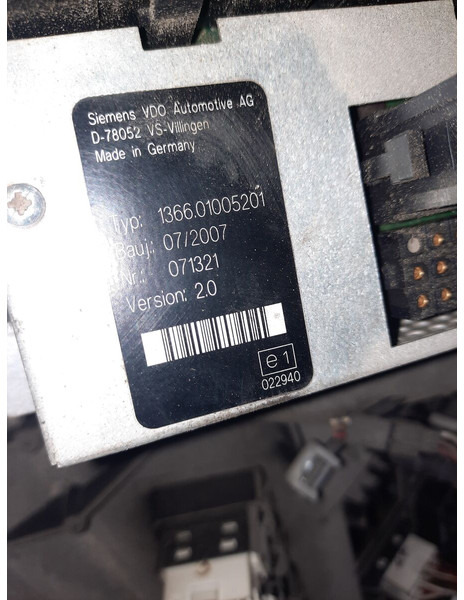 Mercedes-Benz D-78052VS - Bảng điều khiển: hình 3 Mercedes-Benz D-78052VS - Bảng điều khiển: hình 3