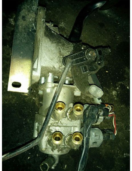 Scania DX81D. DX71BX. DX80E. 70313310 - Phụ tùng phanh: hình 4 Scania DX81D. DX71BX. DX80E. 70313310 - Phụ tùng phanh: hình 4