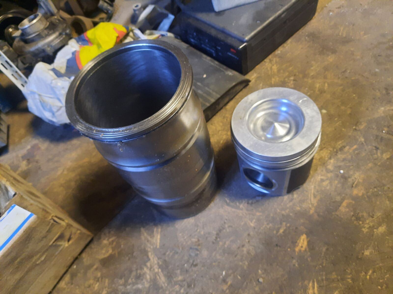 Scania - Động cơ và các bộ phận: hình 1 Scania - Động cơ và các bộ phận: hình 1