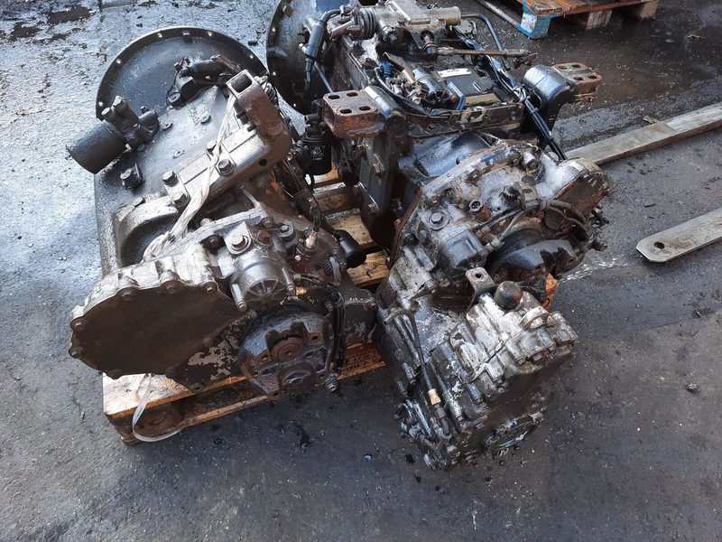 Scania GRS900R .GRS-900 - Hộp số: hình 3 Scania GRS900R .GRS-900 - Hộp số: hình 3