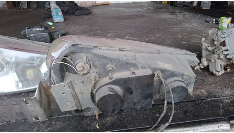 Scania Иризар Volvo. Ман. Мерседес - Đèn trước: hình 2 Scania Иризар Volvo. Ман. Мерседес - Đèn trước: hình 2