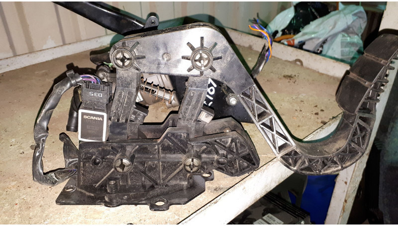 Scania педаль газа - Động cơ và các bộ phận: hình 1 Scania педаль газа - Động cơ và các bộ phận: hình 1