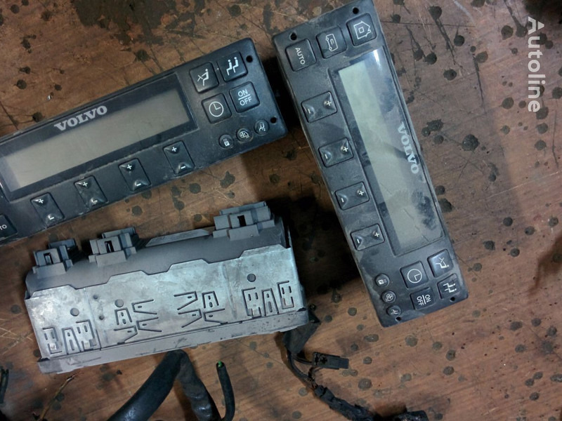 Volvo 20815236-P04. 70327101. 2054900 . 20744283-01. 3192577. 20815236 - ECU: hình 1 Volvo 20815236-P04. 70327101. 2054900 . 20744283-01. 3192577. 20815236 - ECU: hình 1