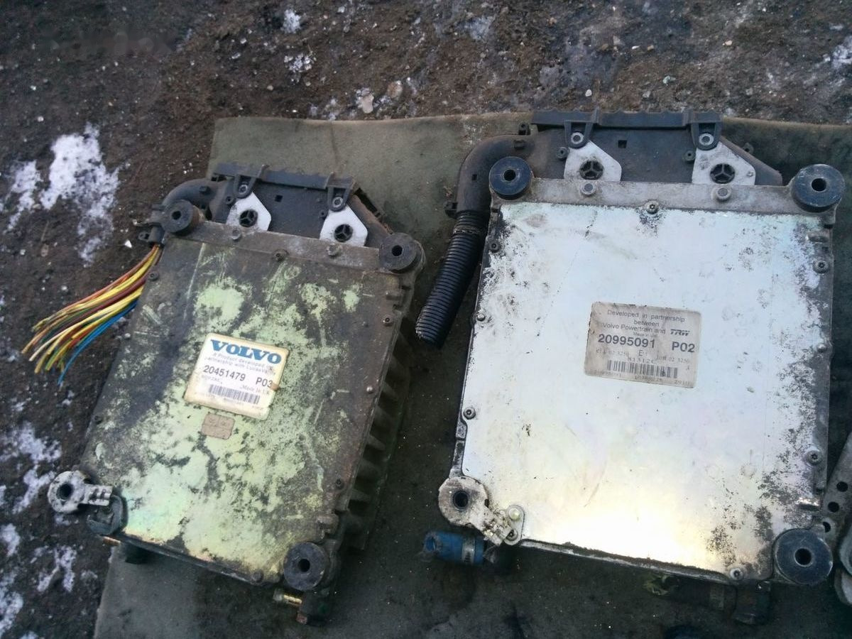 Volvo 20995091 P02. 20577136 P02 20582962 P05. 600581 Volvo - ECU cho Xe bus: hình 4 Volvo 20995091 P02. 20577136 P02 20582962 P05. 600581 Volvo - ECU cho Xe bus: hình 4