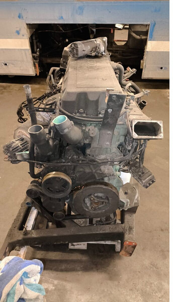 Volvo D9B380/ D9B-360 .G9A-300 D9B310. D9A.-340 - Động cơ: hình 4 Volvo D9B380/ D9B-360 .G9A-300 D9B310. D9A.-340 - Động cơ: hình 4