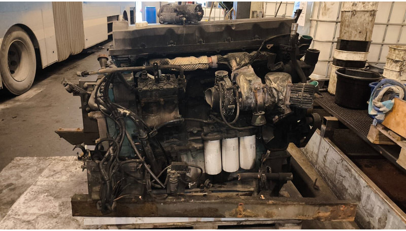 Volvo D9B380/ D9B-360 .G9A-300 D9B310. D9A.-340 - Động cơ: hình 2 Volvo D9B380/ D9B-360 .G9A-300 D9B310. D9A.-340 - Động cơ: hình 2