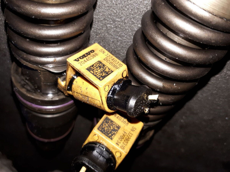 Volvo DCOOBF / Scania / D10a. D7a . D7C - Bộ lọc nhiên liệu: hình 1 Volvo DCOOBF / Scania / D10a. D7a . D7C - Bộ lọc nhiên liệu: hình 1