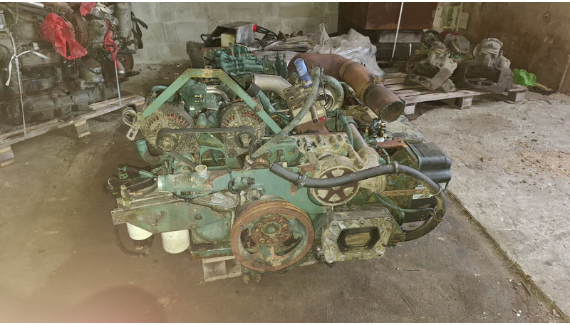 Volvo DH12D 420EC01. DH12E340EC06 . - Động cơ: hình 2 Volvo DH12D 420EC01. DH12E340EC06 . - Động cơ: hình 2