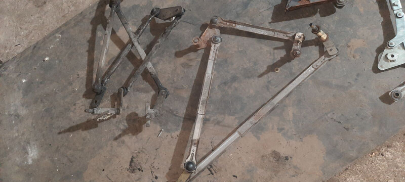 Volvo - Cần gạt nước: hình 4 Volvo - Cần gạt nước: hình 4