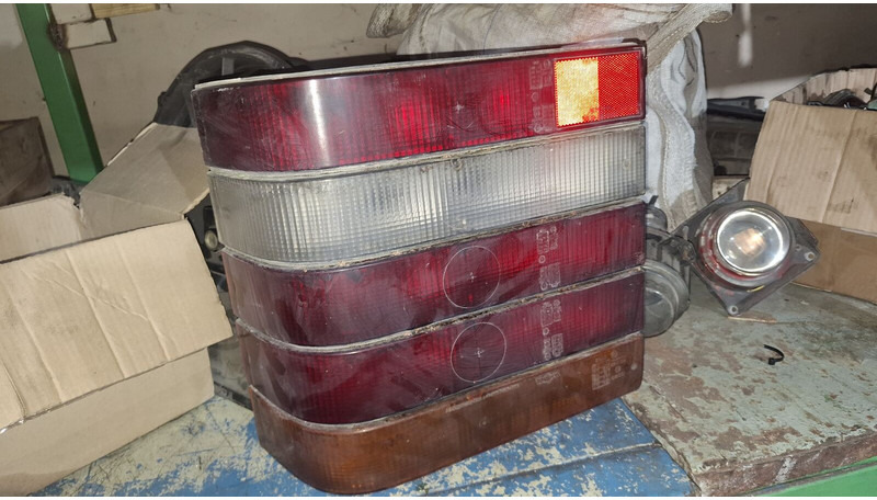 Volvo - Đèn báo rẽ: hình 2 Volvo - Đèn báo rẽ: hình 2