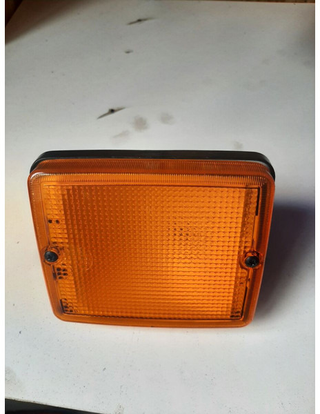 Volvo - Đèn báo rẽ: hình 5 Volvo - Đèn báo rẽ: hình 5