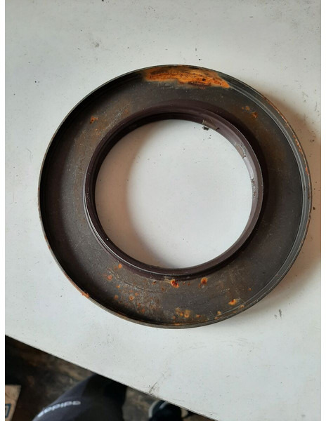 Volvo - Ổ bánh lái: hình 3 Volvo - Ổ bánh lái: hình 3