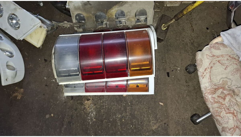 Volvo - Đèn báo rẽ: hình 4 Volvo - Đèn báo rẽ: hình 4