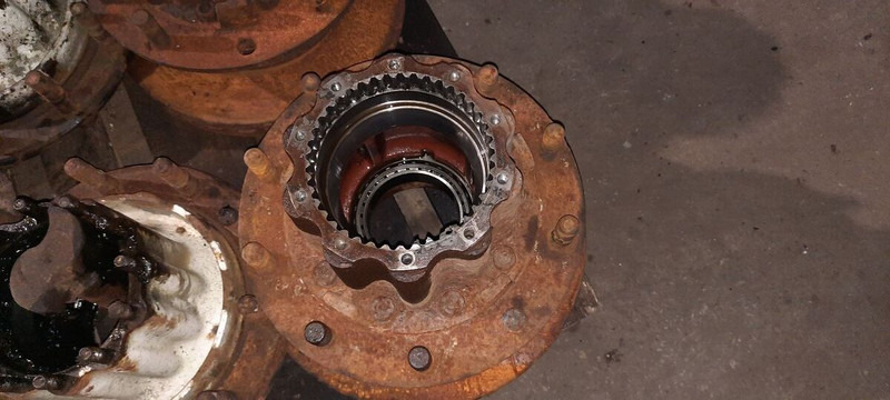 Volvo Iveko. Неоплан - Ổ bánh lái: hình 3 Volvo Iveko. Неоплан - Ổ bánh lái: hình 3