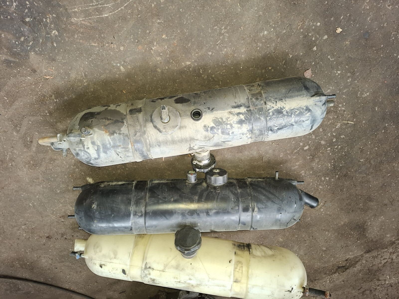 Volvo Scani - Bình nước phụ: hình 5 Volvo Scani - Bình nước phụ: hình 5