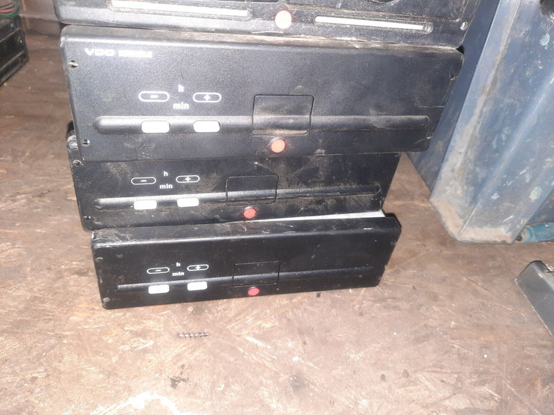 Volvo Video system x-dmr 8 R8 Compact RJ45 - Linh kiện điện: hình 5 Volvo Video system x-dmr 8 R8 Compact RJ45 - Linh kiện điện: hình 5