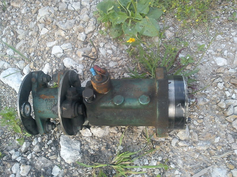 Volvo привода шкивов ремней и топливного насоса - Trục khuỷu: hình 1 Volvo привода шкивов ремней и топливного насоса - Trục khuỷu: hình 1