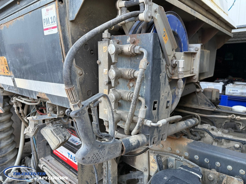Mercedes-Benz Axor 1829 Johnston, Versnellingsbak of tussenbak probleem - Xe quét đường: hình 4 Mercedes-Benz Axor 1829 Johnston, Versnellingsbak of tussenbak probleem - Xe quét đường: hình 4