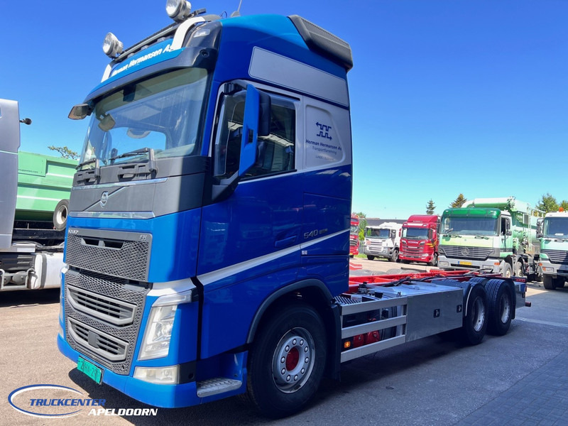 Volvo FH 540 6x4, Dual clutch, XL Globetrotter, PTO, Retarder - Xe tải khung gầm: hình 3 Volvo FH 540 6x4, Dual clutch, XL Globetrotter, PTO, Retarder - Xe tải khung gầm: hình 3