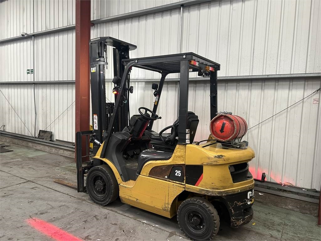 CAT GP25NT - Xe nâng gas: hình 3 CAT GP25NT - Xe nâng gas: hình 3