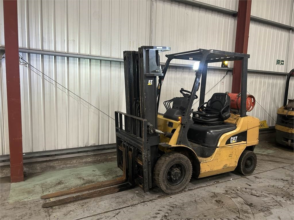 CAT GP25NT - Xe nâng gas: hình 2 CAT GP25NT - Xe nâng gas: hình 2