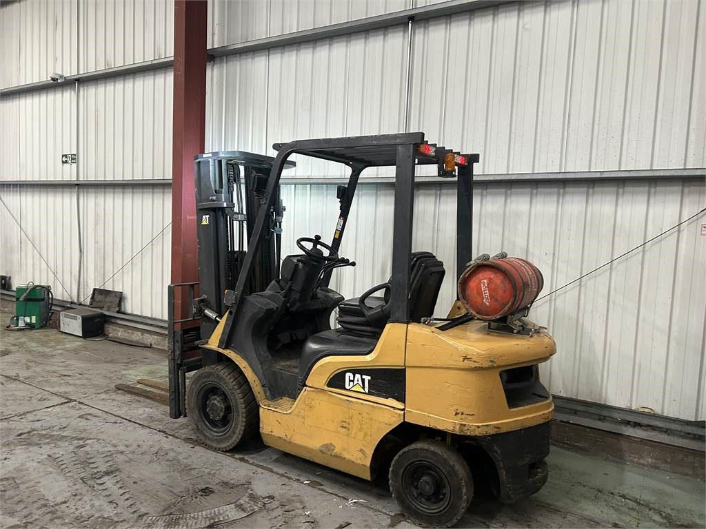 CAT GP25NT - Xe nâng gas: hình 3 CAT GP25NT - Xe nâng gas: hình 3