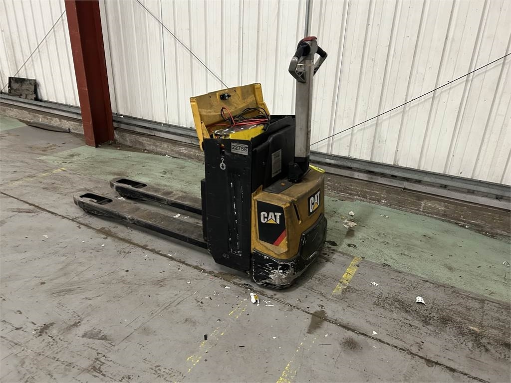 CAT NPP20N2 - Xe tải nâng pallet: hình 2 CAT NPP20N2 - Xe tải nâng pallet: hình 2