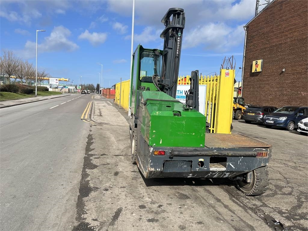 Combilift C5000SL - Máy chất hàng bên: hình 2 Combilift C5000SL - Máy chất hàng bên: hình 2