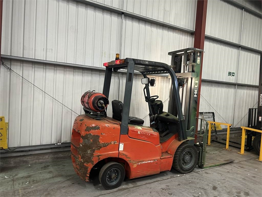 Xe nâng gas Heli FG25G: hình 6 Xe nâng gas Heli FG25G: hình 6