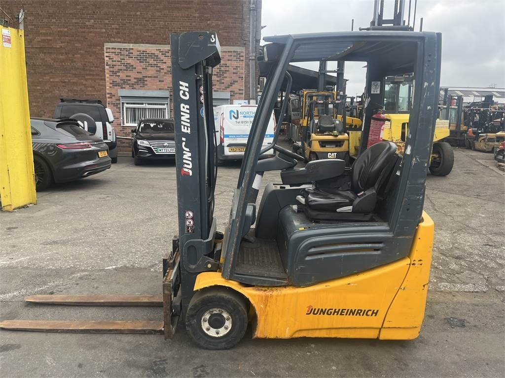 Jungheinrich EFG215 - Xe nâng điện: hình 1 Jungheinrich EFG215 - Xe nâng điện: hình 1
