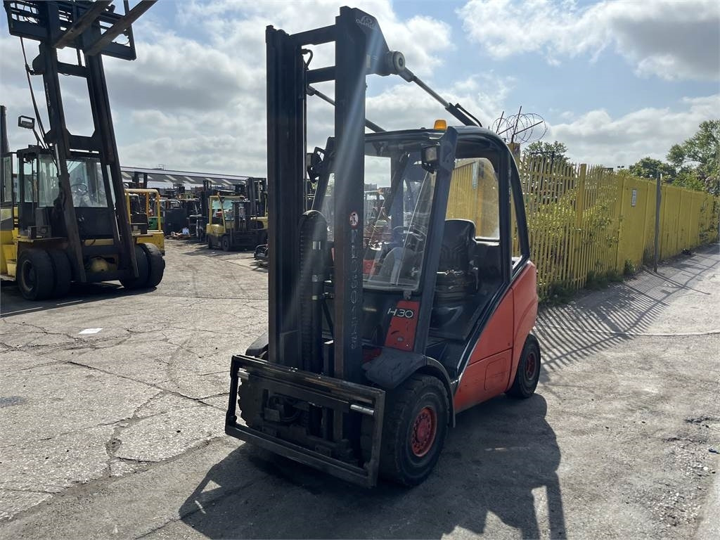 Linde H30D - Xe nâng diesel: hình 2 Linde H30D - Xe nâng diesel: hình 2