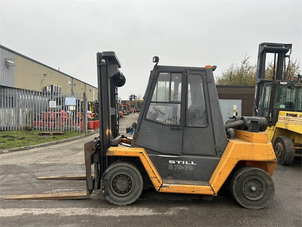 Still RX70-70 - Xe nâng diesel: hình 1 Still RX70-70 - Xe nâng diesel: hình 1