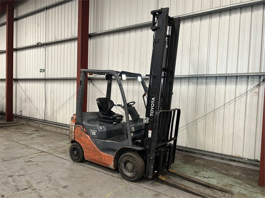 Toyota 02-8FDF15 - Xe nâng diesel: hình 4 Toyota 02-8FDF15 - Xe nâng diesel: hình 4