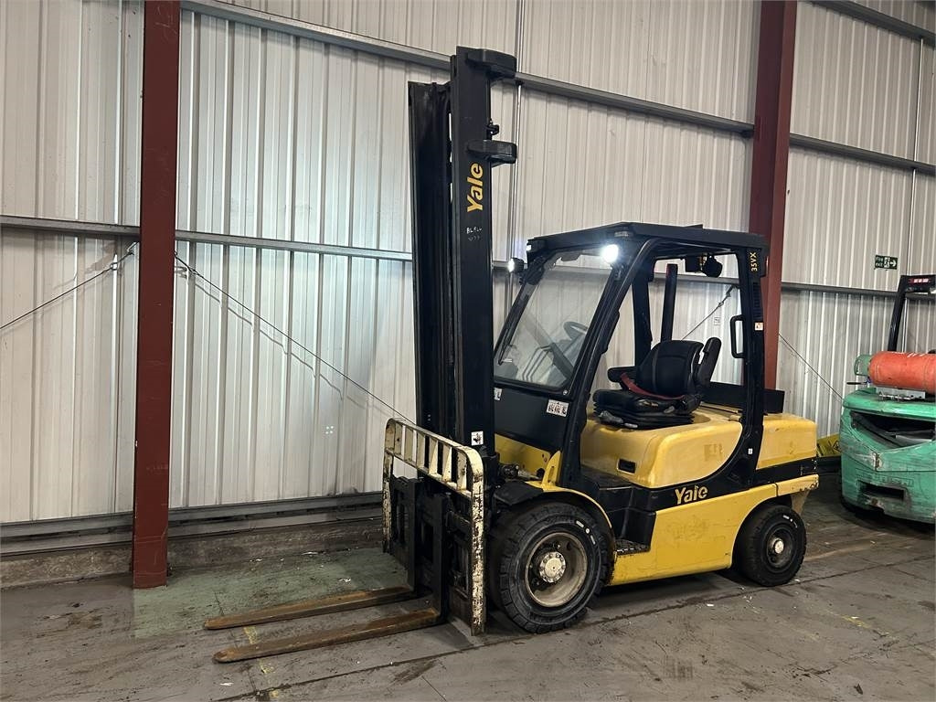 Yale GDP35VX - Xe nâng diesel: hình 2 Yale GDP35VX - Xe nâng diesel: hình 2