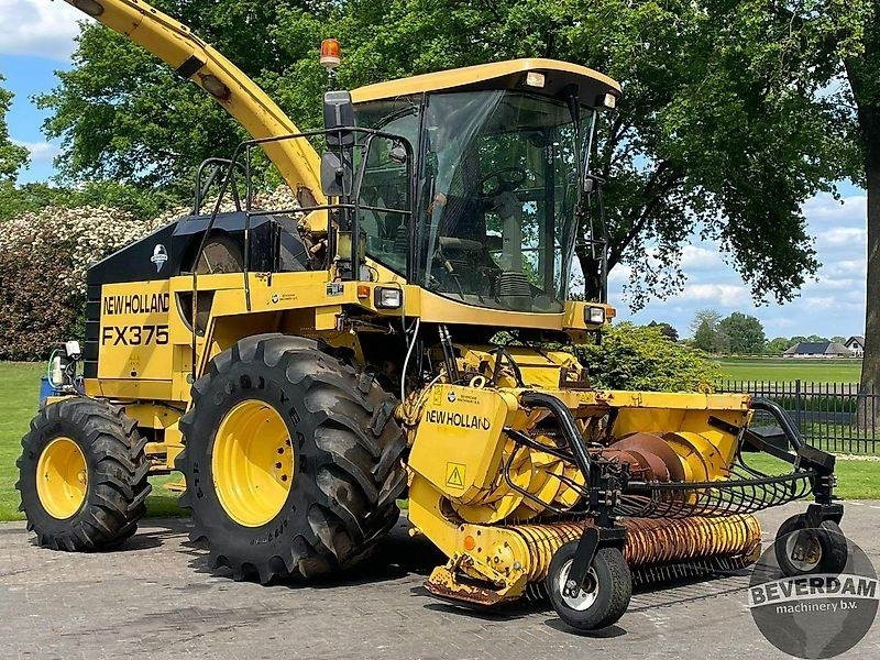 New Holland FX 375 - Máy móc nông nghiệp: hình 2 New Holland FX 375 - Máy móc nông nghiệp: hình 2