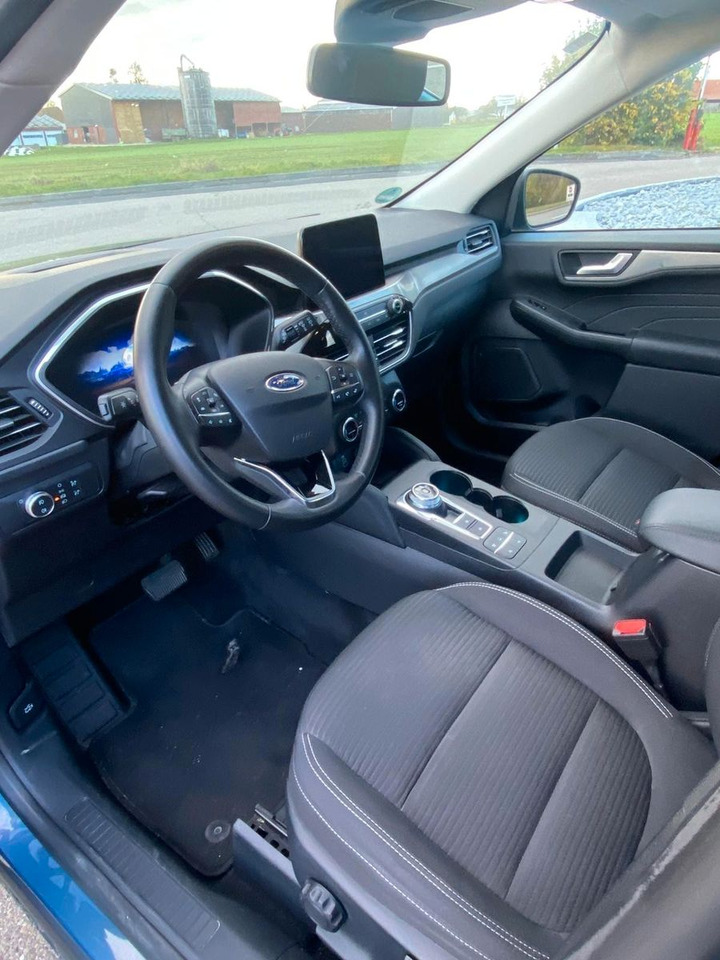 Ford Kuga Titanium 4X4 AWD - SUV: hình 3 Ford Kuga Titanium 4X4 AWD - SUV: hình 3